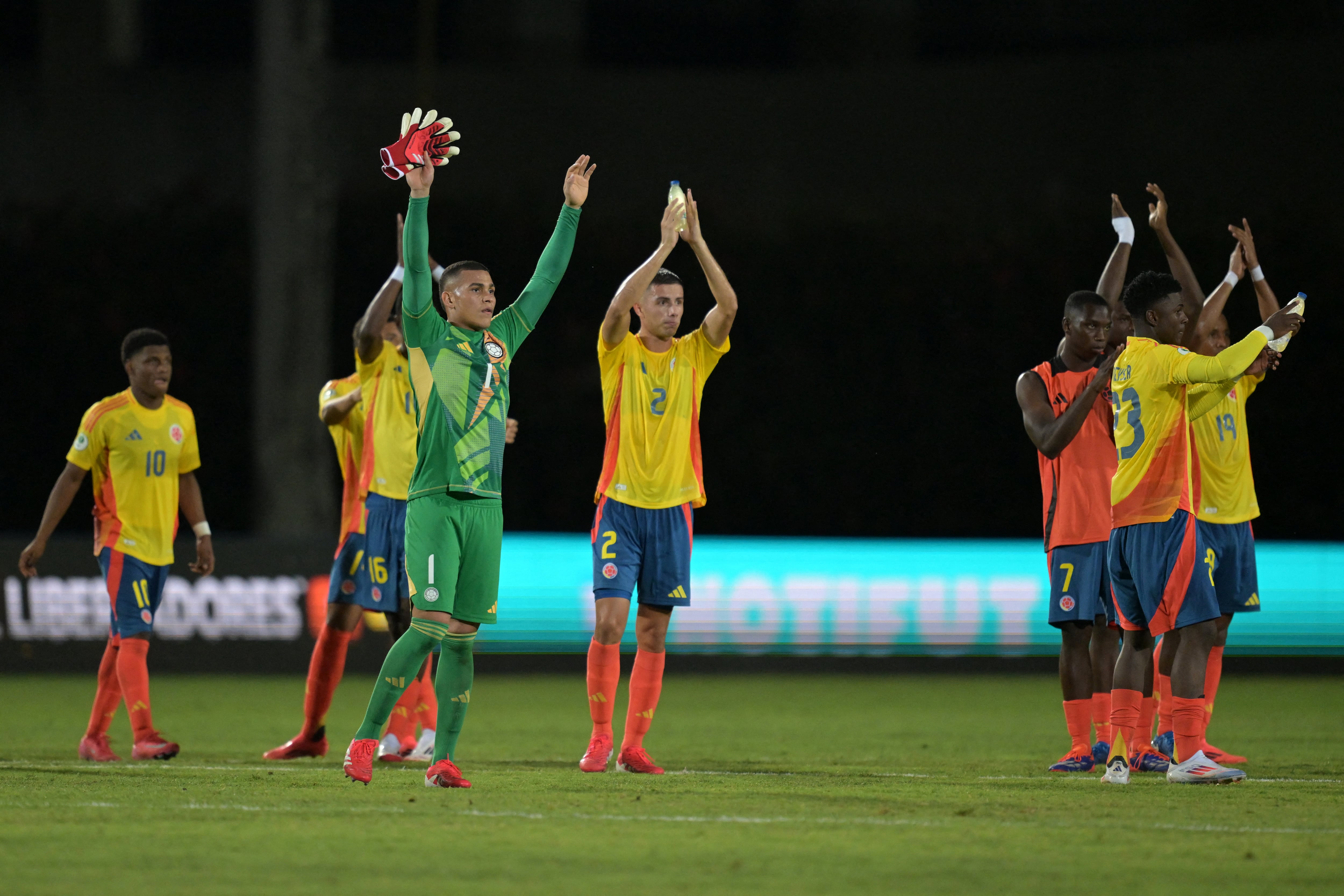La Selección Colombia tras su estreno en el Sudamericano Sub-20 contra Argentina. (Photo by JUAN BARRETO/AFP via Getty Images)