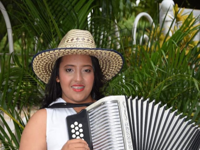 Paula Montiem, la talentosa acordeonera de Firavitoba, se prepara para brillar en el Festival de la Leyenda Vallenata