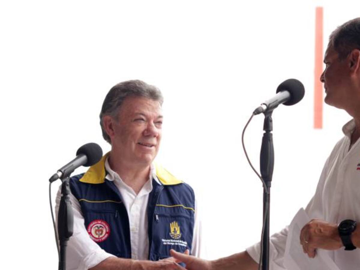 Correa agradece apoyo de Colombia y se solidariza con familia de las más de 650 víctimas