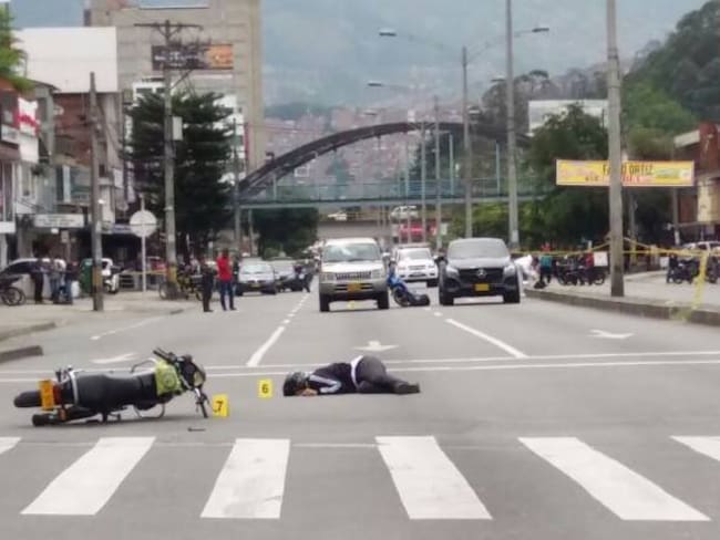 Dos fleteros muertos en intento de atraco en Medellín