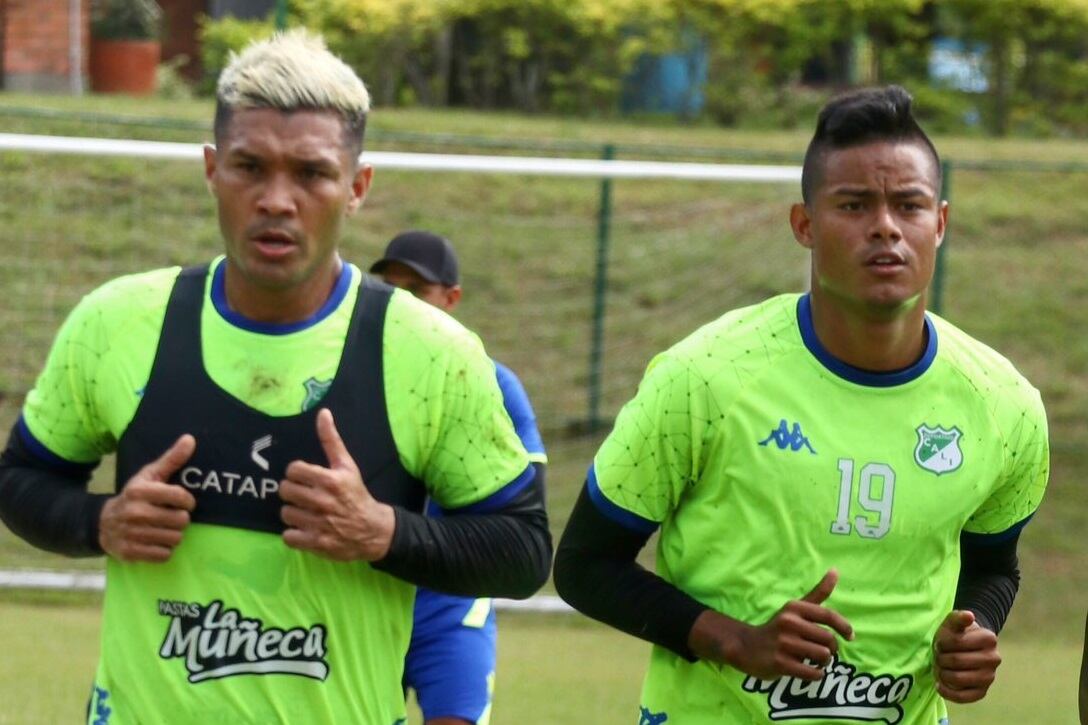 Teófilo Gutiérrez y Luis 'Chino' Sandoval en entrenamiento conel Deportivo Cali / Foto: @AsoDeporCali