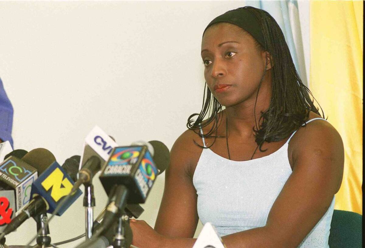 María Isabel Urrutia pasará a la historia como la primera colombiana en lograr una medalla de oro en Sídney 2000 en la competencia de halterofilia (levantamiento de pesas) de 69 a 75 kg.