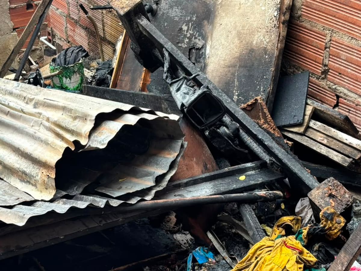 Incendio en el barrio Lo Amador dejó a una familia en la calle