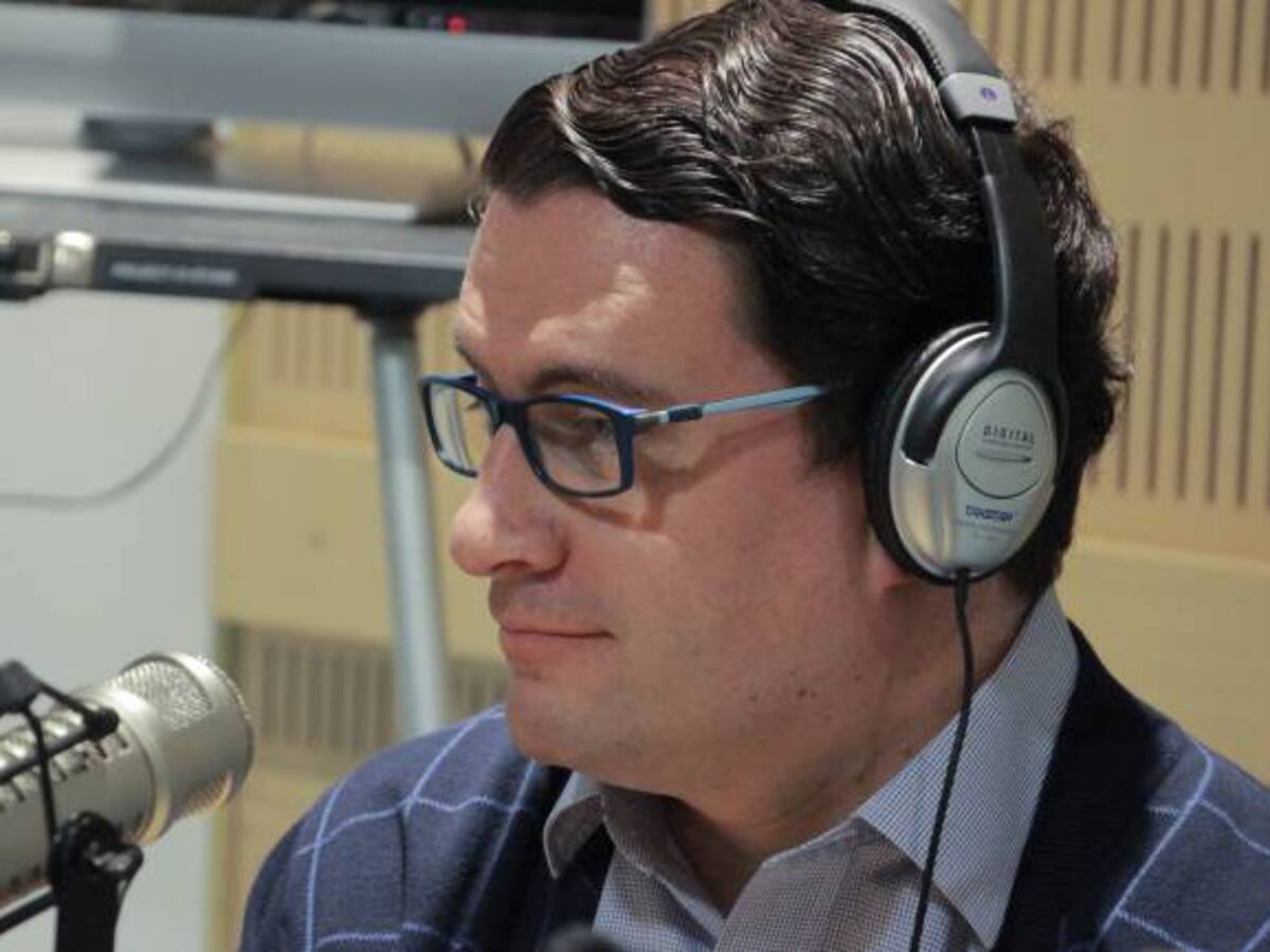 Si un menor va a comprar trago, no puede; pero si lo pide por domicilio, no hay problema: Iván Cancino