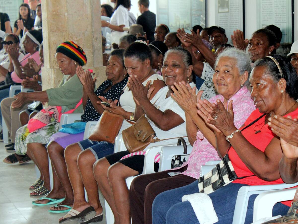 Más de 200 adultos mayores asistieron a jornada de tradición oral en Turbaco
