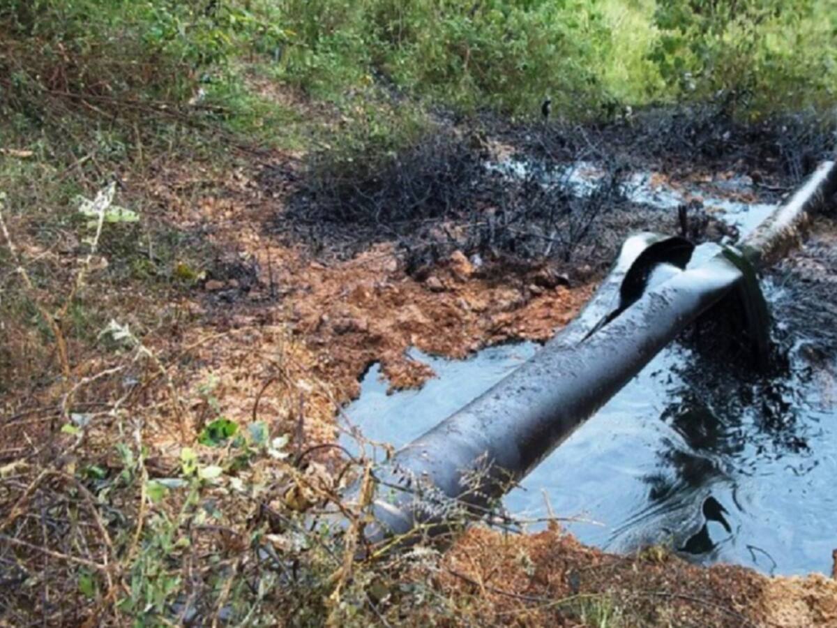 Derrumbe afecta operación del Oleoducto Caño Limón en Toledo