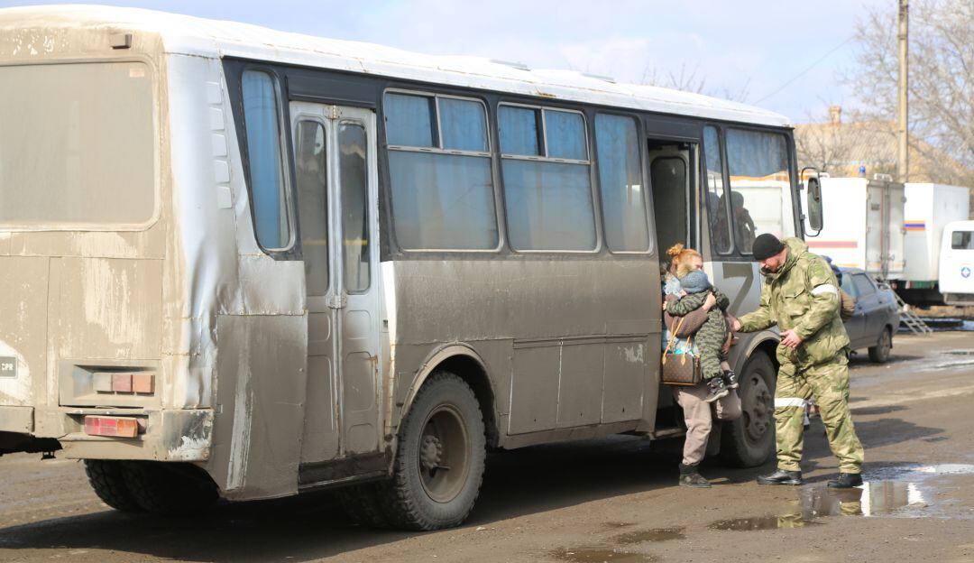 Evacuaciones de la ciudad de Mariupol 