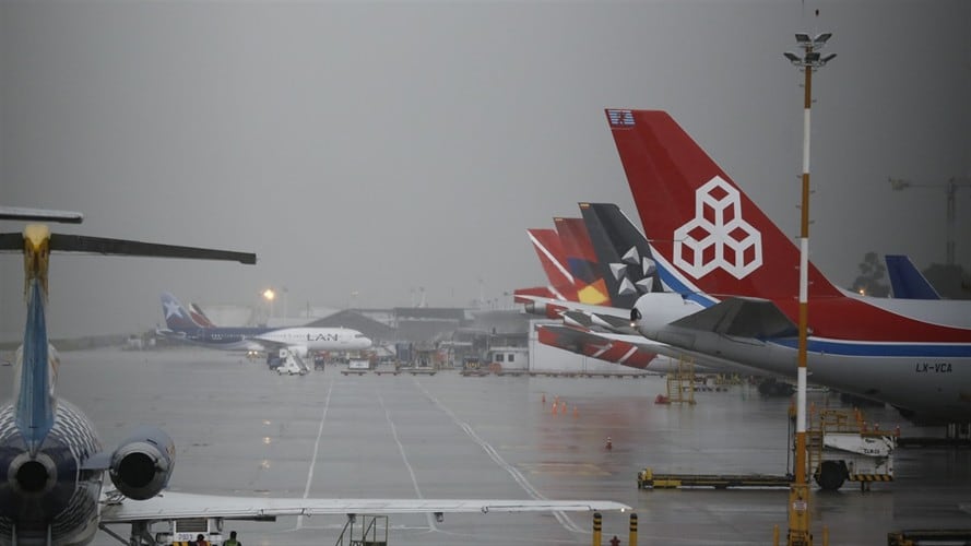 Con el pago se cumple acuerdo que se hizo con sindicatos de Aerocivil que denunciaron en W Radio que no habían recibido horas extras y prima de productividad en diciembre de 2017. Foto: Colprensa.