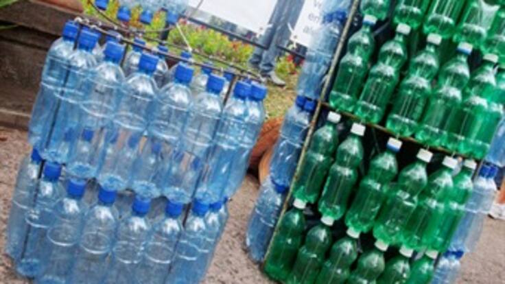 Con desechos se construye la boa más grande del mundo