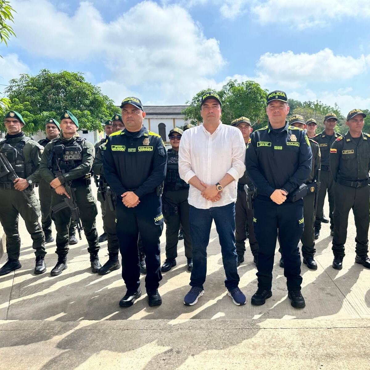 En San Cristóbal- Bolívar fueron presentados 10 nuevos auxiliares de policía