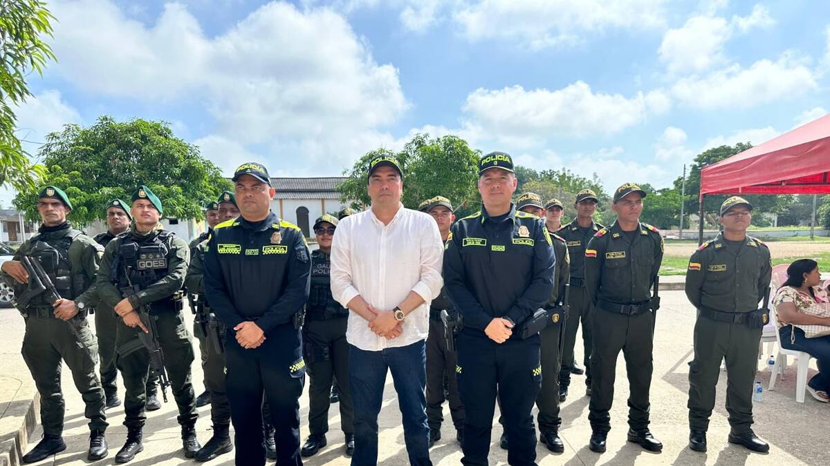 En San Cristóbal- Bolívar fueron presentados 10 nuevos auxiliares de policía