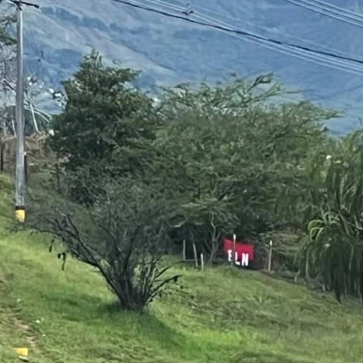 Tropas del ejército fueron hostigadas por el ELN en Valdivia; un menor de edad quedó herido