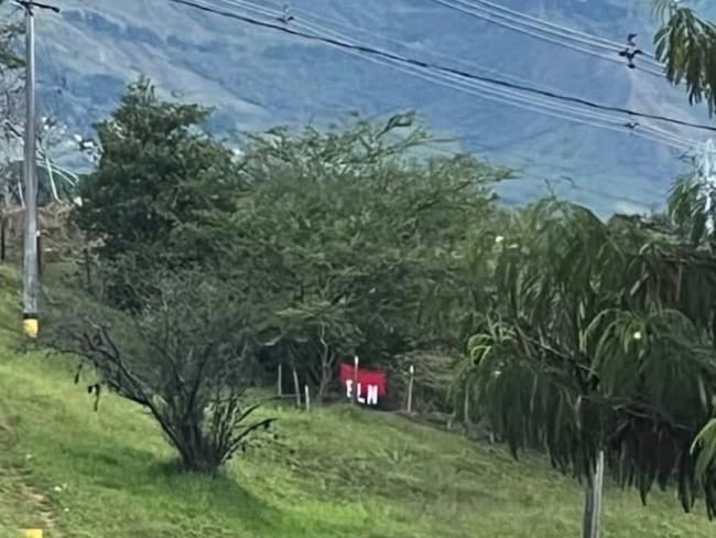 Bandera del ELN en Antioquia- foto cortesía