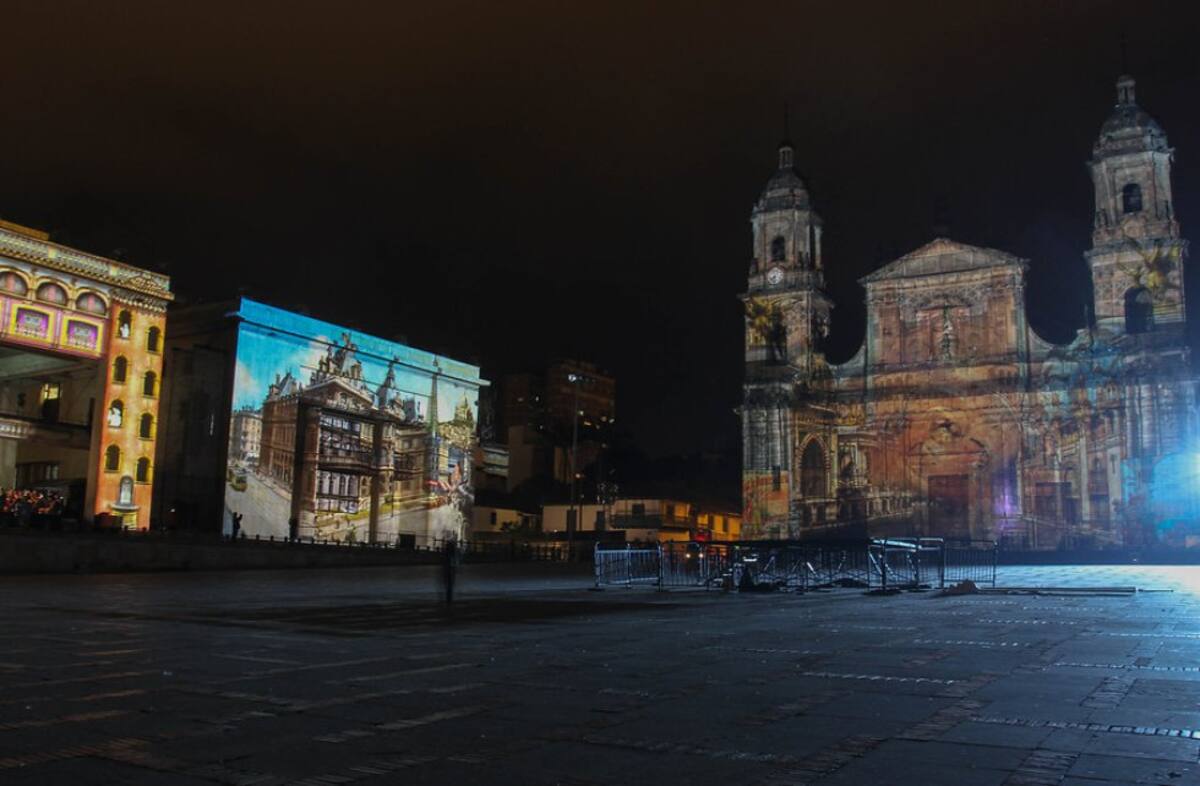 El show de luces Lyon es típico de la ciudad francesa desde hace varios años y tuvo sus orígenes en 1852, en una tradición religiosa a través de la cual se iluminaba la ciudad con velas en las ventanas y vitrales.