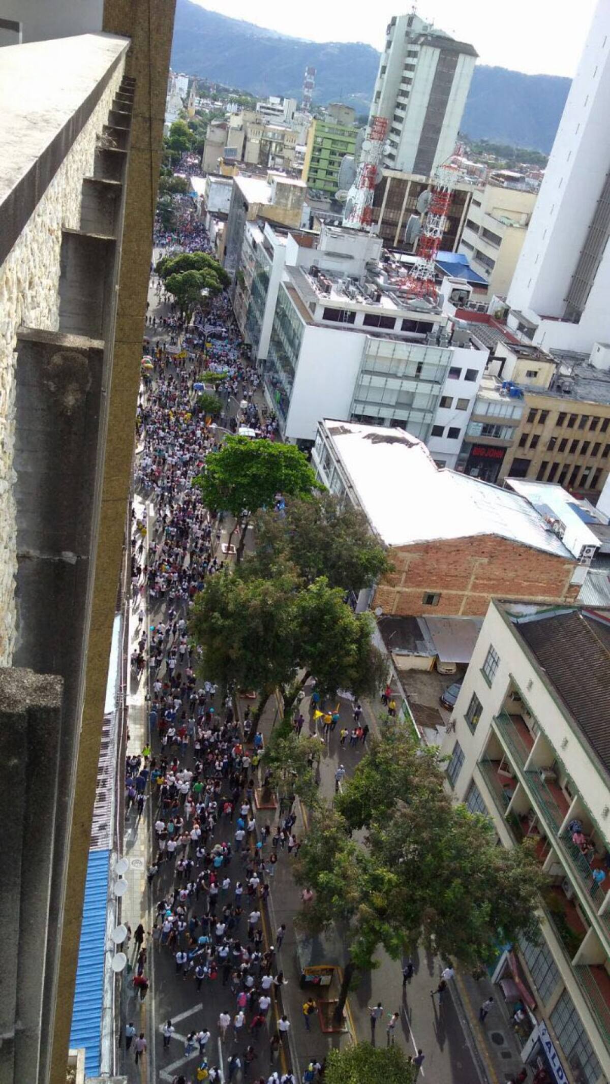 Vista aéra de las calles de Bucaramanga durante la protesta