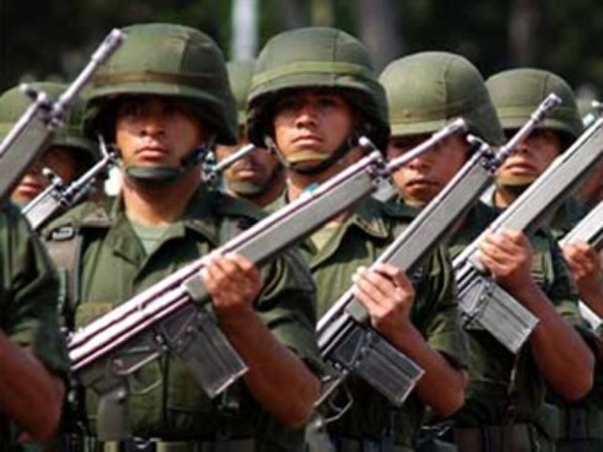 Listo proyecto de ley para defender a militares procesados por actos del servicio
