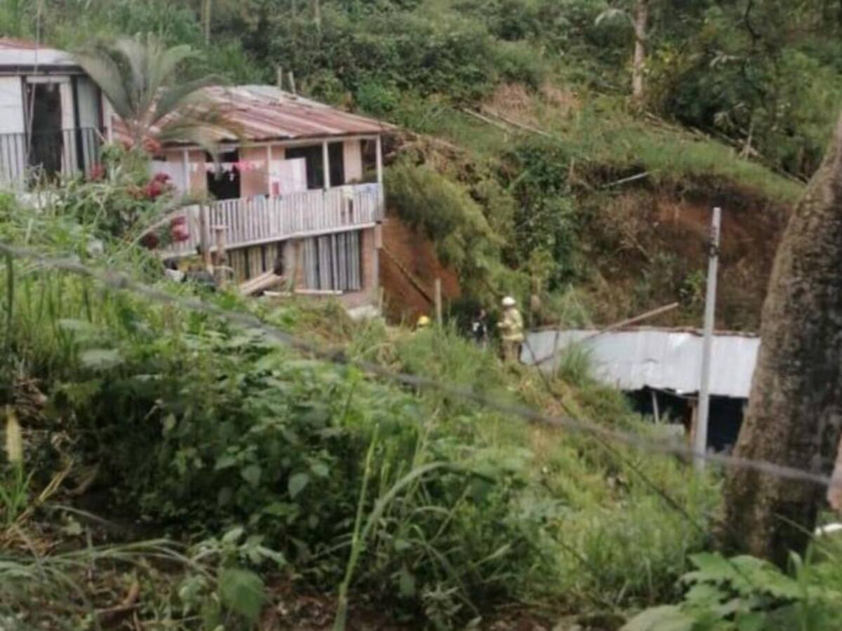 Deslizamiento de tierra en Pereira dejó a tres familias damnificadas