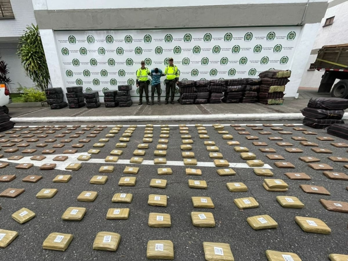 Incautan 1,9 toneladas de marihuana en peaje de Ibagué: serían de las disidencias de Calarcá