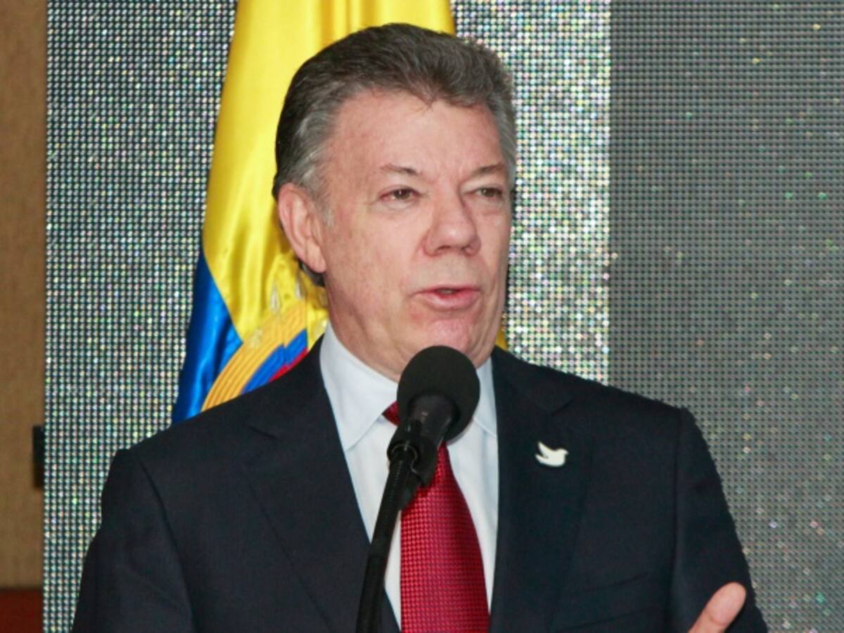Santos pide a Fiscalía agilizar procesos de asesinos de defensores de DDHH