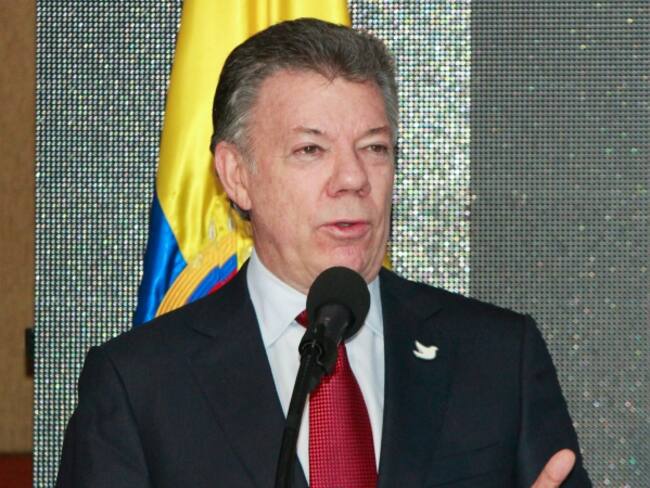 Santos defiende las zonas de concentración de desmovilizados de la guerrilla