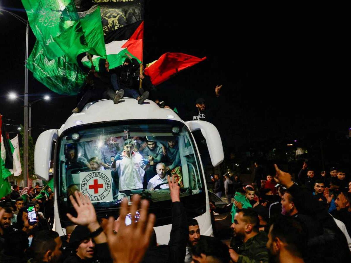 Sin comida, sin agua, sin comunicación: así es la situación de presos palestinos en Israel