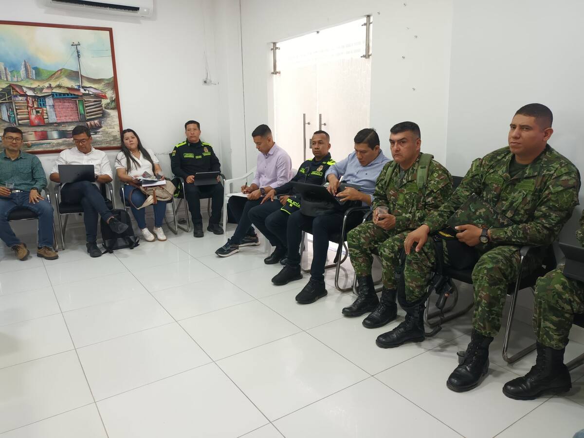 Refuerzan seguridad en Baraya tras amenazas y extorsiones a comerciantes y agricultores