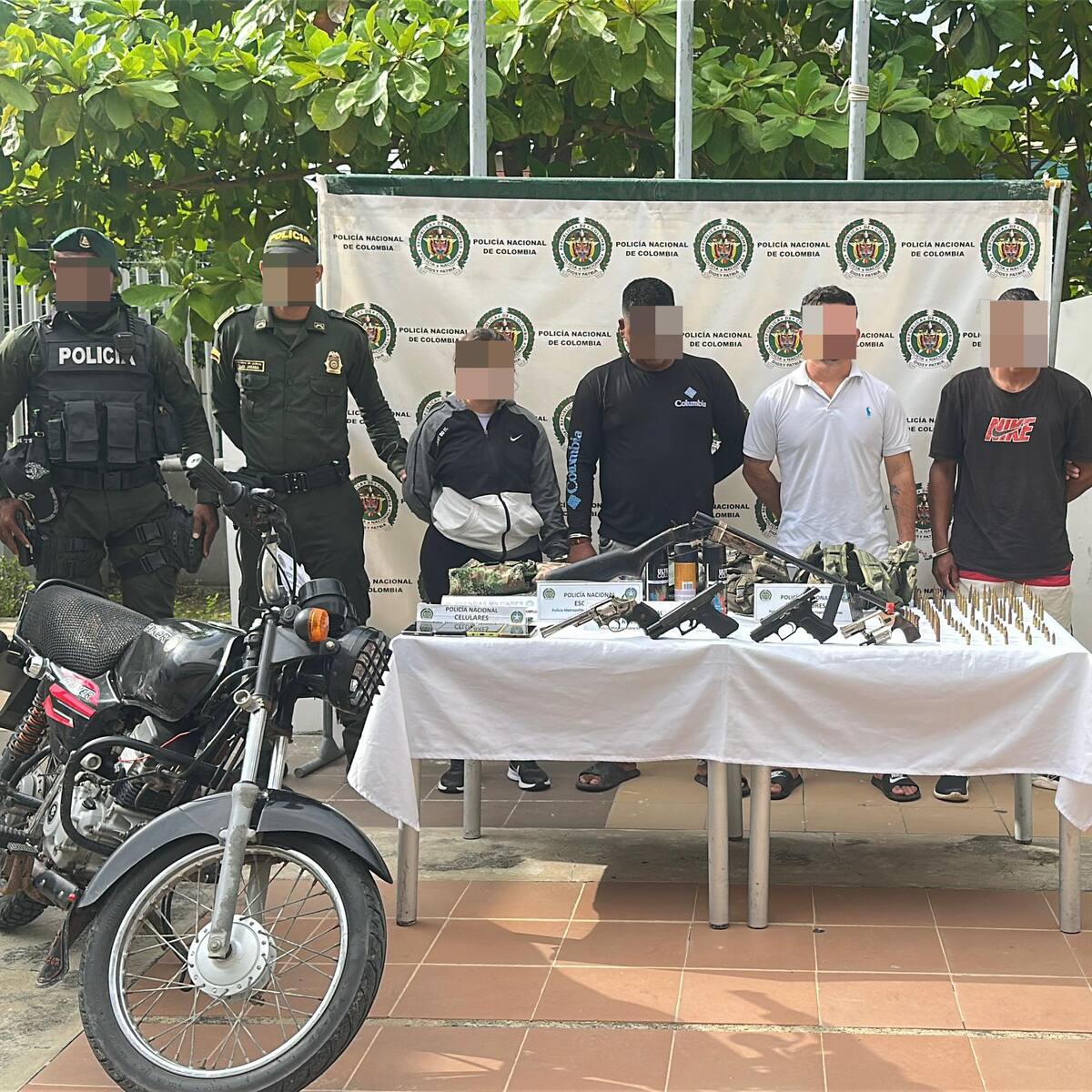 Cayó armamento y prendas militares del Clan del Golfo en Bolívar: hay cuatro detenidos