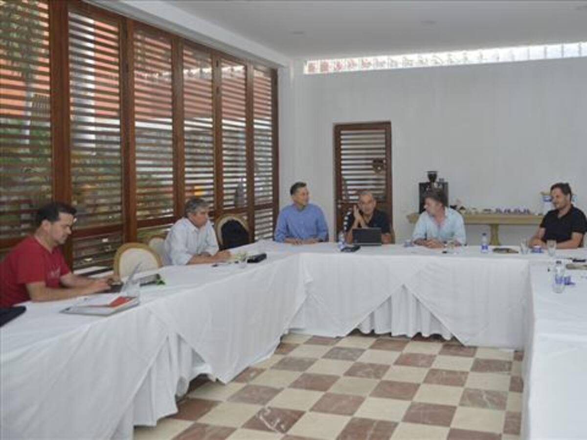 Aplazan para el 2 de febrero reinicio de diálogos entre Gobierno y Farc