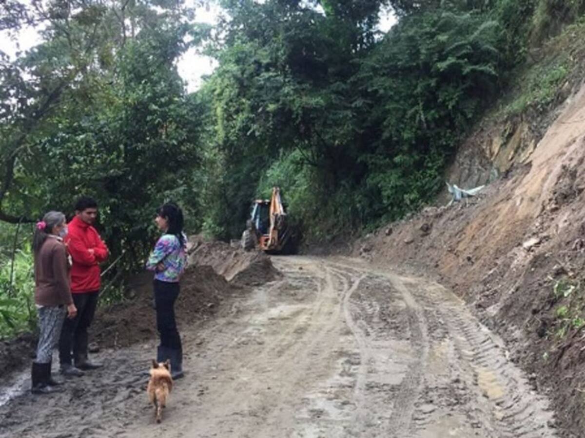 Red vial sigue colapsada en el Tolima por la ola invernal