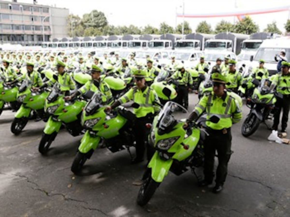 ​Mintransporte entregó vehículos y equipos para reforzar la seguridad vial