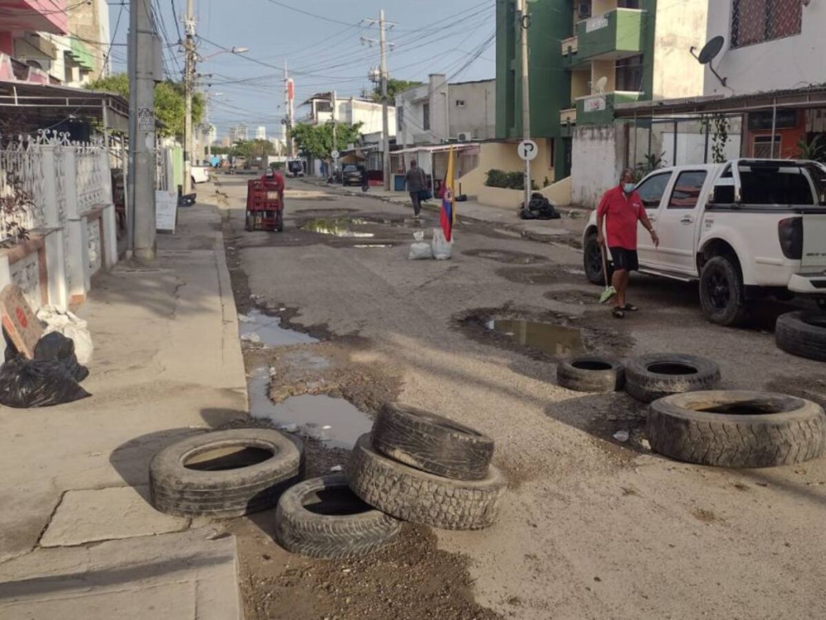 Cerraron vía en El Bosque por pésimo estado