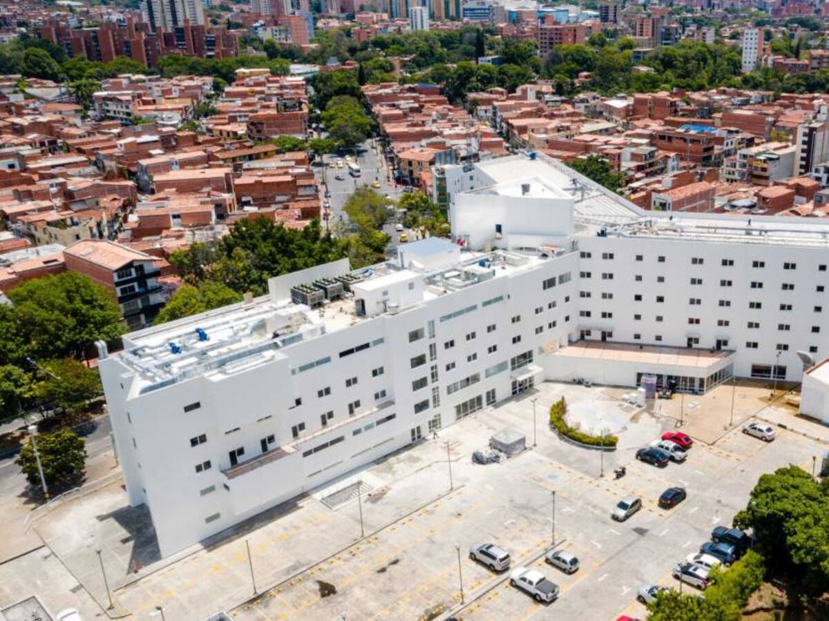 La negativa de la alcaldía en devolver la abandonada Clínica de la 80