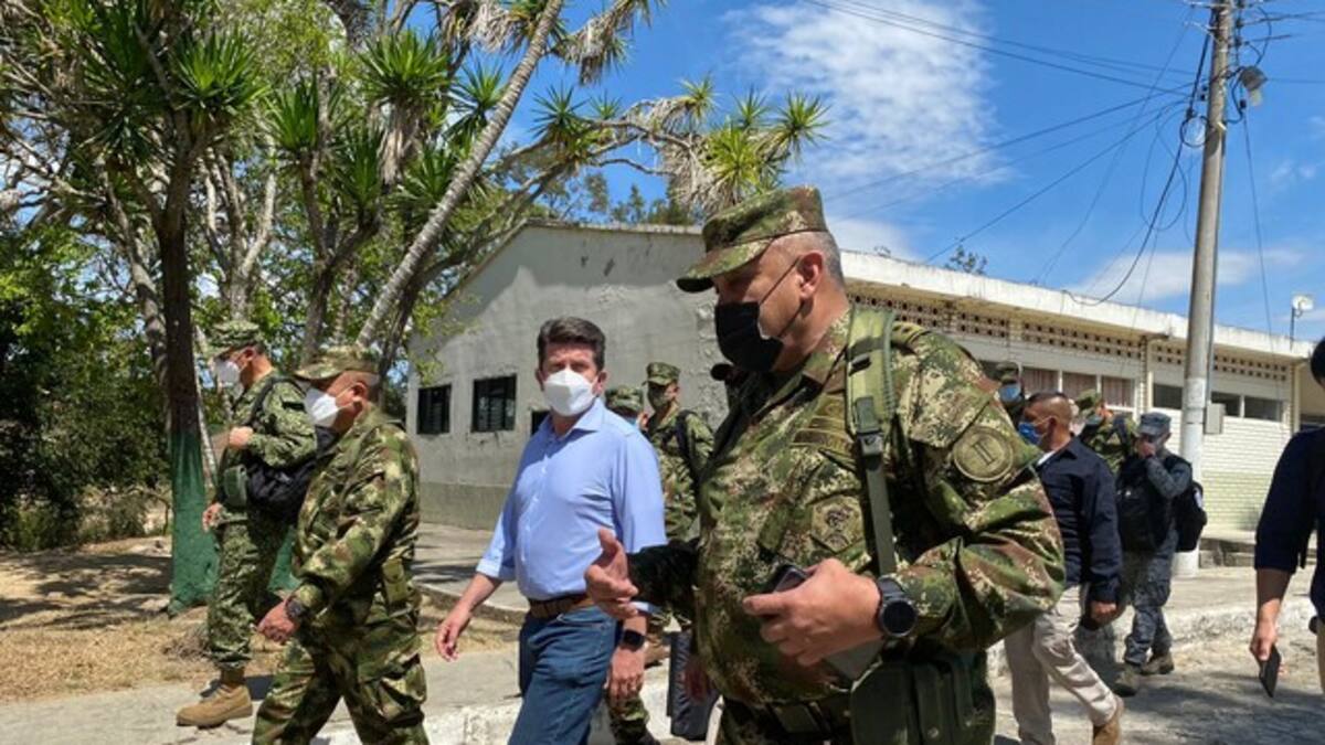 Escándalo por solicitud de renuncias en el Ministerio de Defensa en plena Ley de Garantías