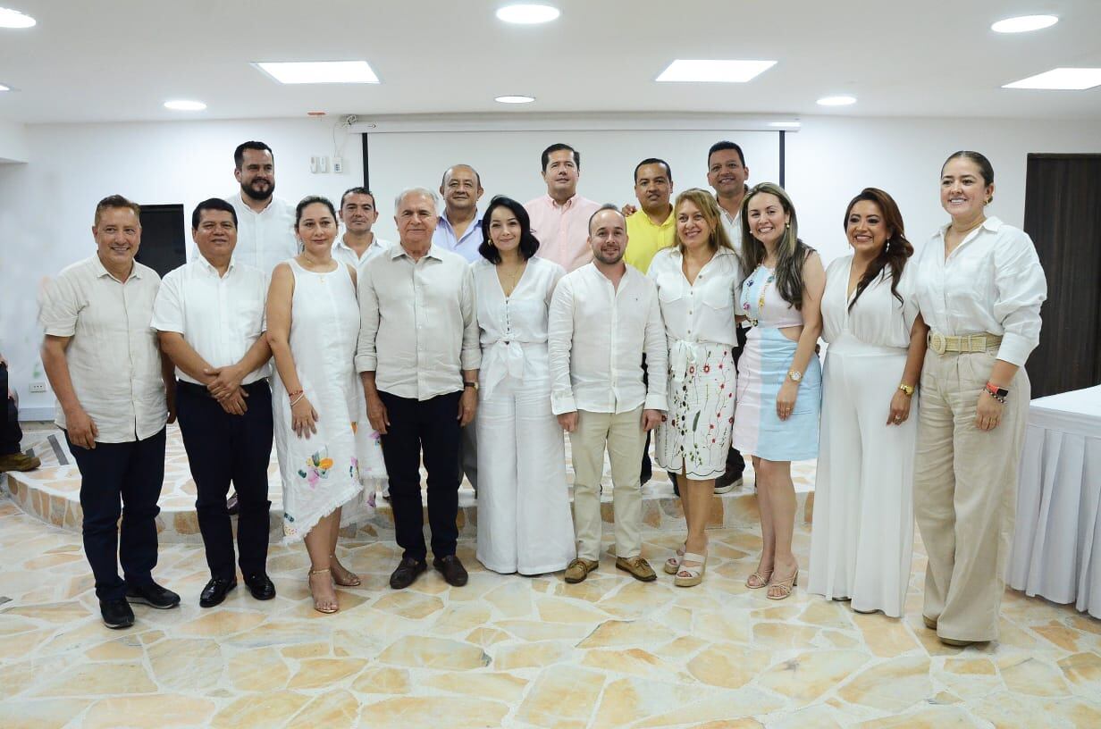 El primer mandatario de los huilenses dio a conocer a los profesionales que integrarán el gabinete departamental, con amplia formación académica y provenientes de las diferentes regiones del Huila.