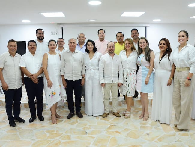 El primer mandatario de los huilenses dio a conocer a los profesionales que integrarán el gabinete departamental, con amplia formación académica y provenientes de las diferentes regiones del Huila.