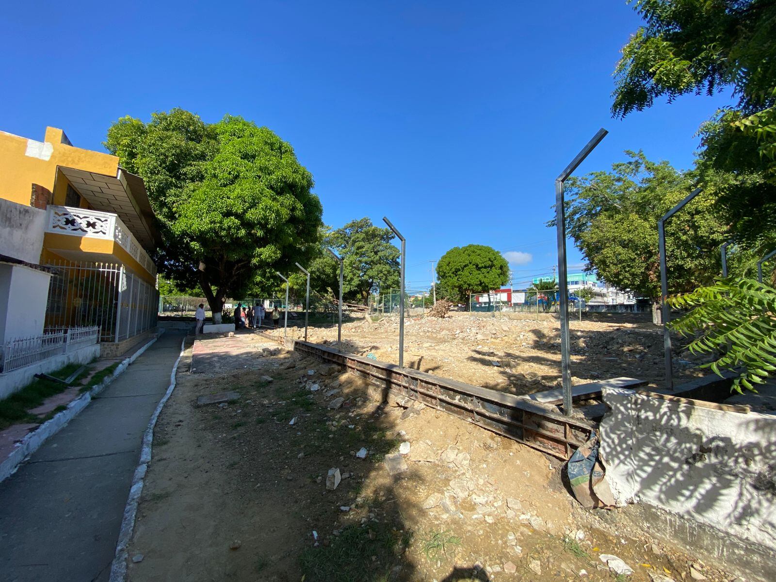 Las casas militares están siendo demolidas por parte de la Armada Nacional