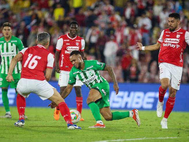 Santa Fe y Nacional vuelven a enfrentarse tras sus encuentros en los cuadrangulares finales. (Colprensa - Catalina Olaya).