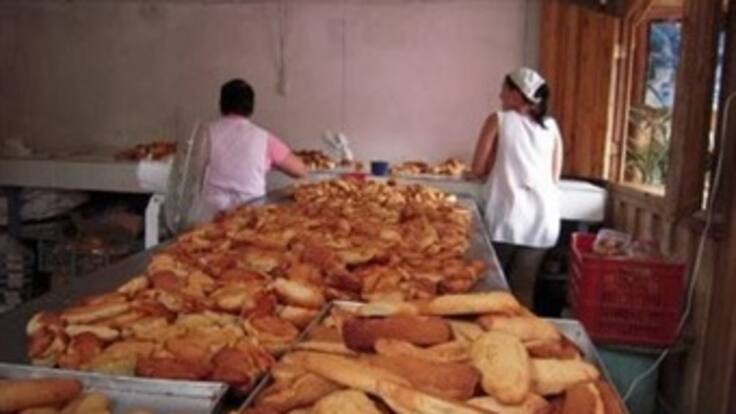 La desigual lucha de los panaderos colombianos con los productos importados