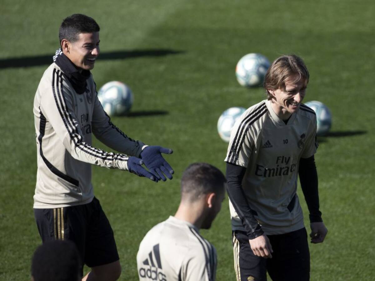 Real Madrid continúa sus entrenamientos y James se llevó una victoria