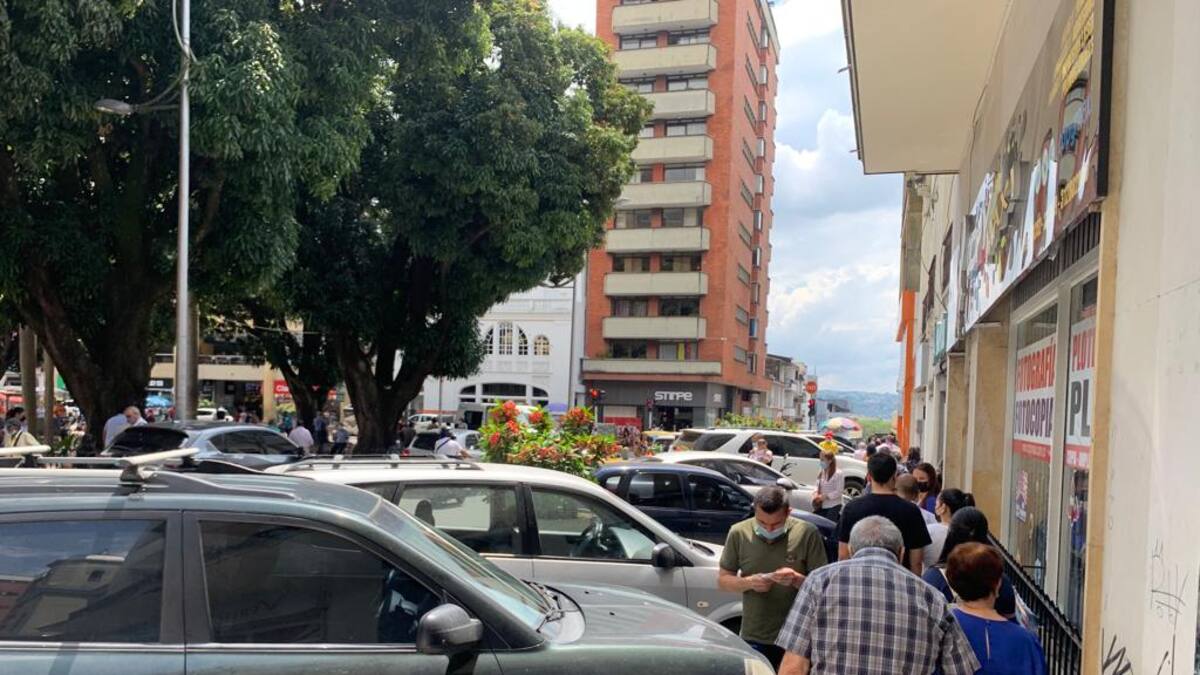 Mal parqueados en Bogotá: autoridades imponen 60 mil comparendos e inmovilizan 16 mil vehículos
