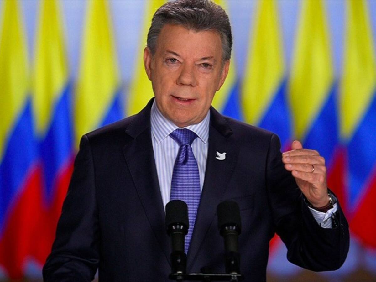 Santos confirma que hablará con el papa Francisco sobre Venezuela