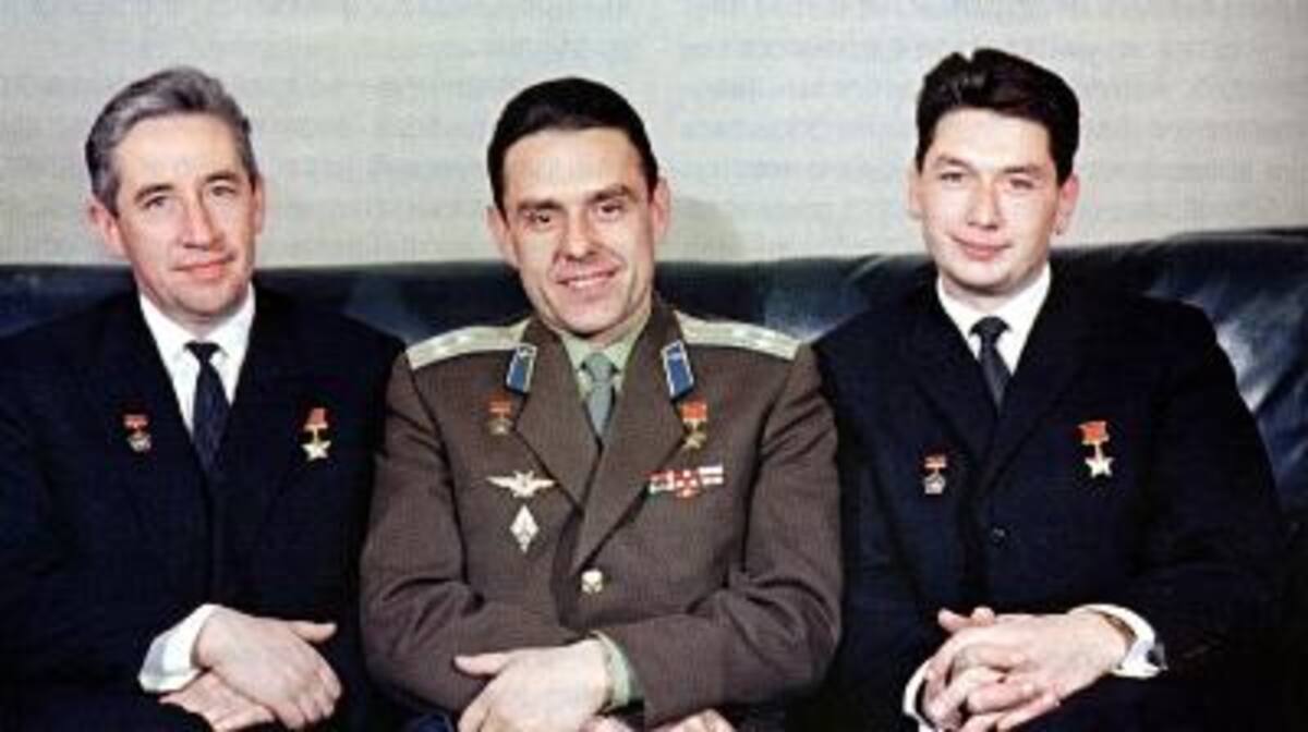 Vladimir Komarov, Boris Yegorov y Konstantin Feoktistov