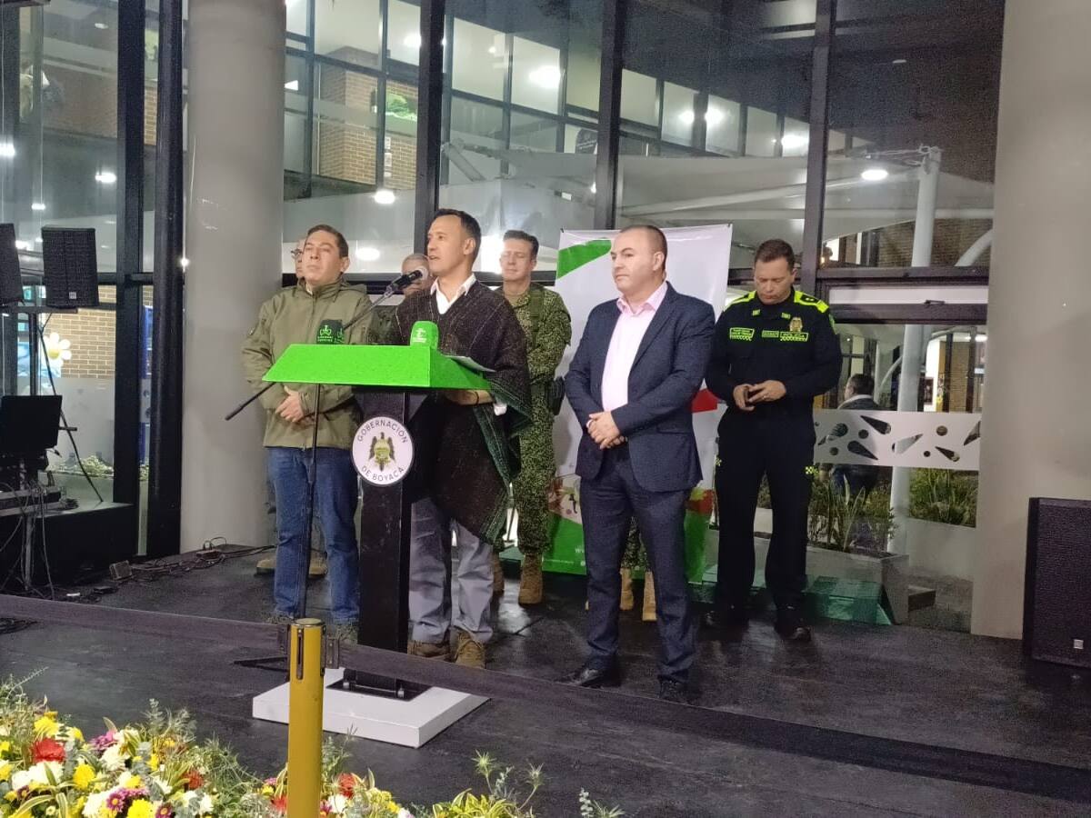 Ministro de Defensa: “Alias Iván Mordisco sigue delinquiendo hasta que se demuestre lo contrario”