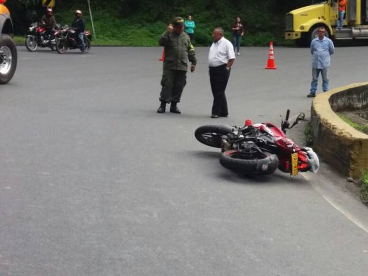 Dos hombres mueren en accidente de tránsito en la vía hacia el Alto de la Línea
