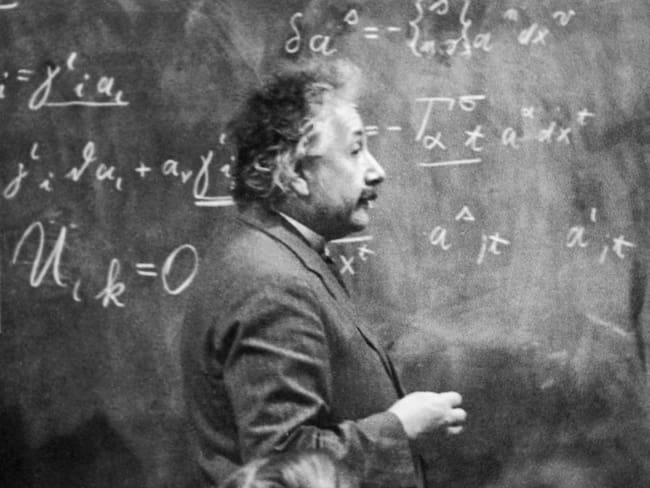 Albert Einstein / Hulton Archive/Getty Images)