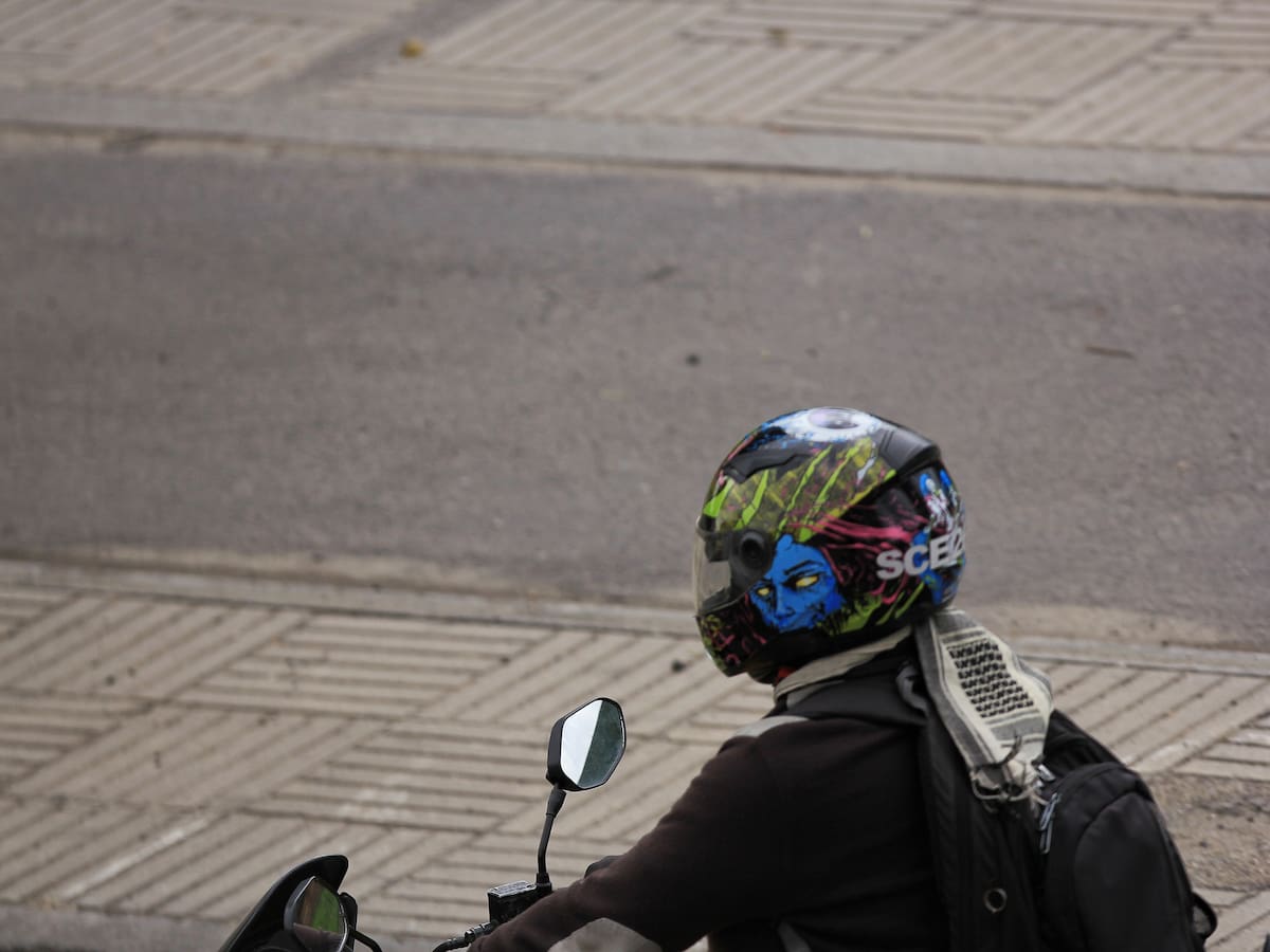 ¿Pasar la moto apagada por la cebra da multa? Entérese aquí