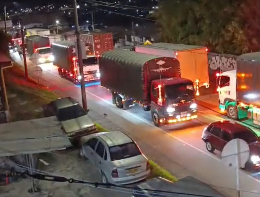 Imágen de referencia, vehículos en la vía Panamericana del Cauca. Crédito: Suministrada.