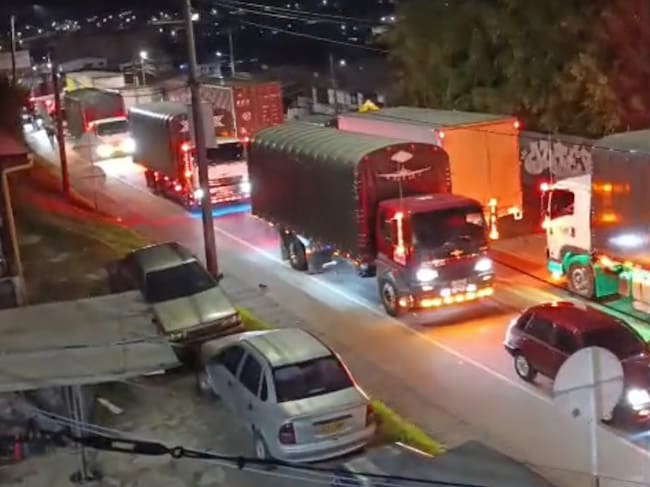 Imágen de referencia, vehículos en la vía Panamericana del Cauca. Crédito: Suministrada.