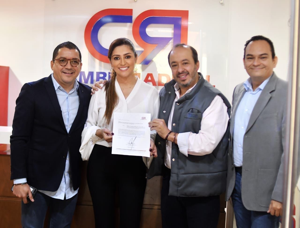 Adriana Matiz junto a Juan Guillermo Beltrán