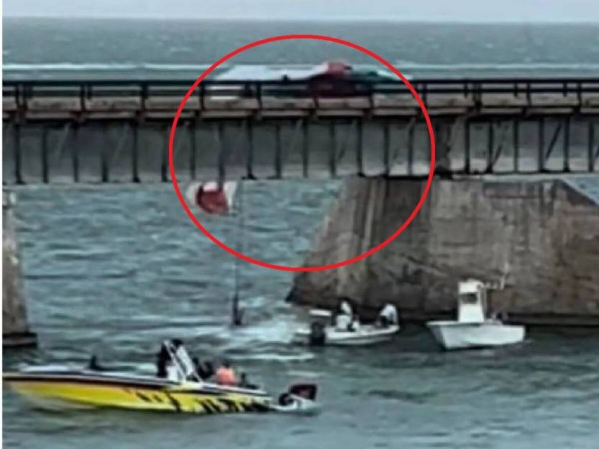 Mujer en paracaídas muere al chocar a gran velocidad contra un puente